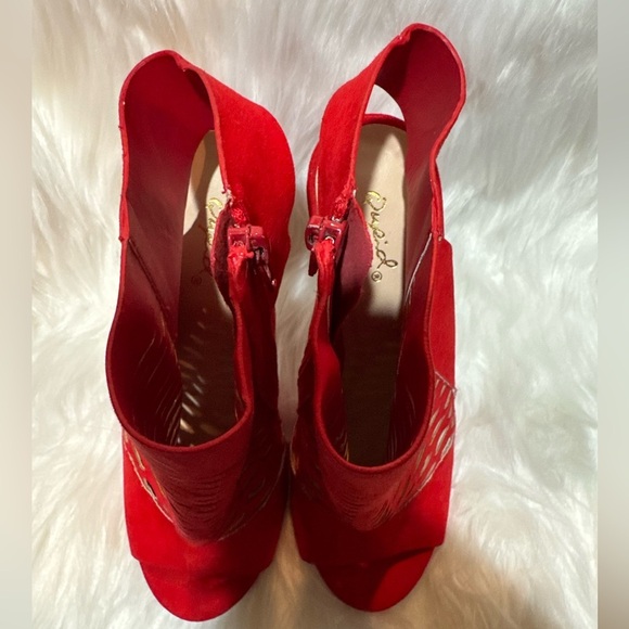 Qupid Red Sandals with Laser-Cut Design - Picture 10 of 10